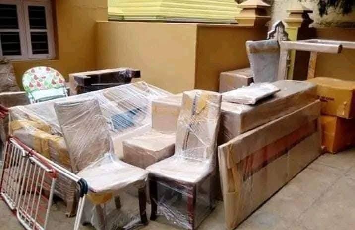 Pakistani movers packing household furniture in KSA