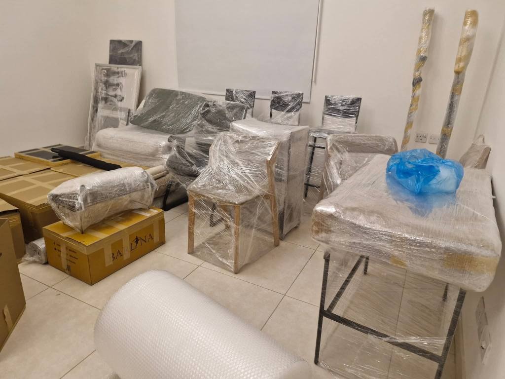 Sofa and carpet cleaning service by Pakistani team in KSA